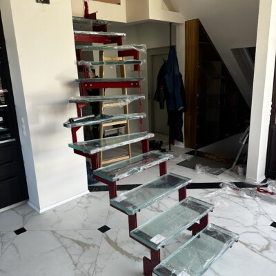 Produktfoto: Doppelstahlwangentreppe abgetreppt pulverbeschichtet 1