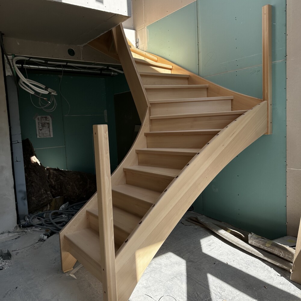 Holzwangentreppe