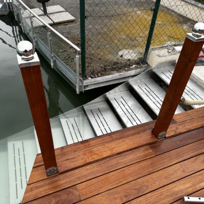 Produktfoto: Seetreppe in Edelstahlausführung 4