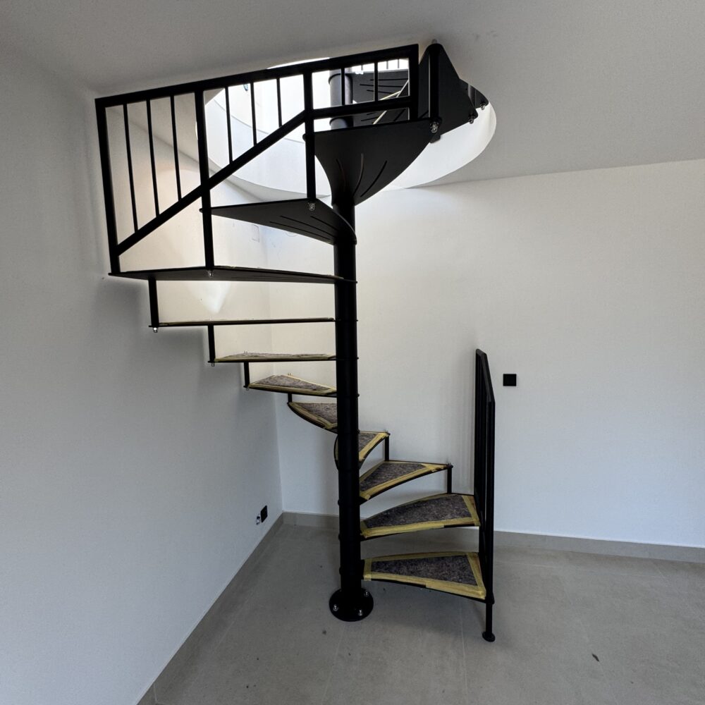 Edelstahlspindeltreppe