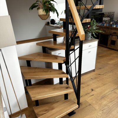 Produktfoto: Zweiholmtreppe schwarz Pulverbeschichtet mit Creativegeländer 5
