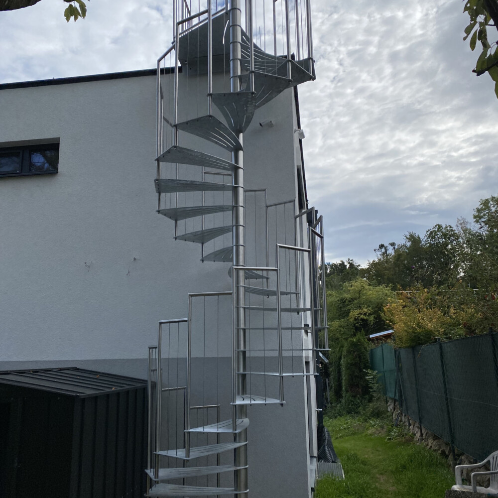 Edelstahlspindeltreppe in Wien